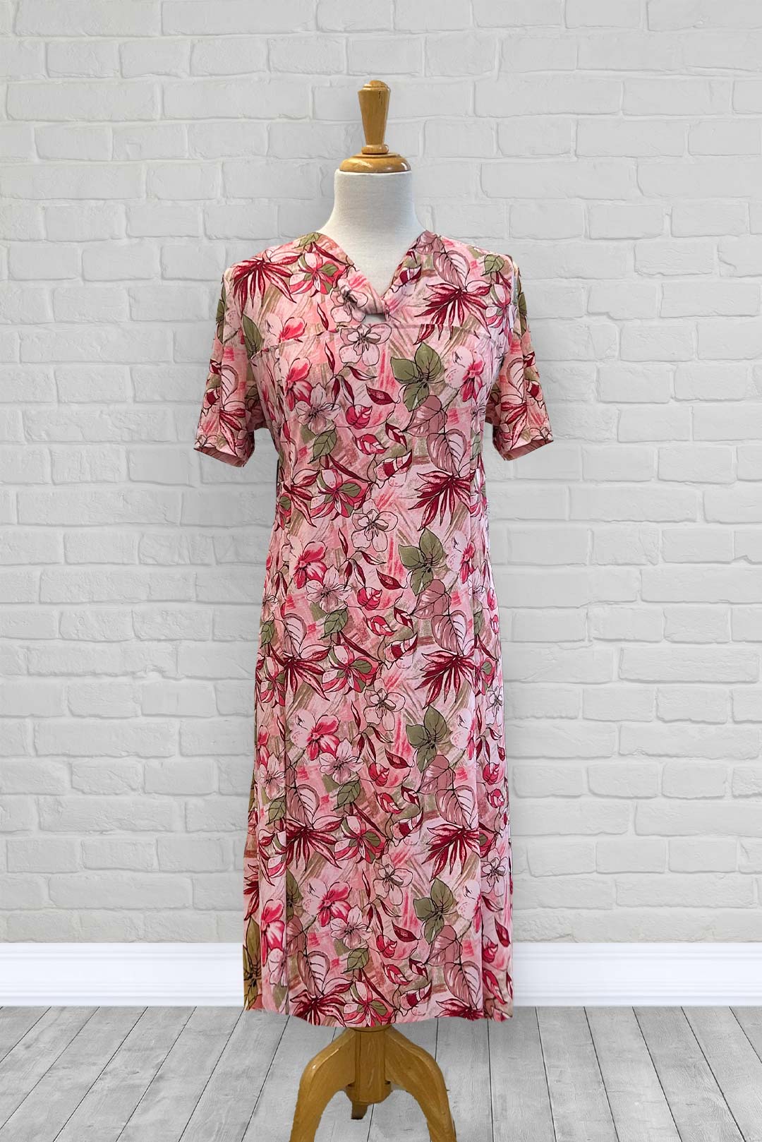 1MR668-2B139-Adaptive Dress, V-Neck, Short Sleeves