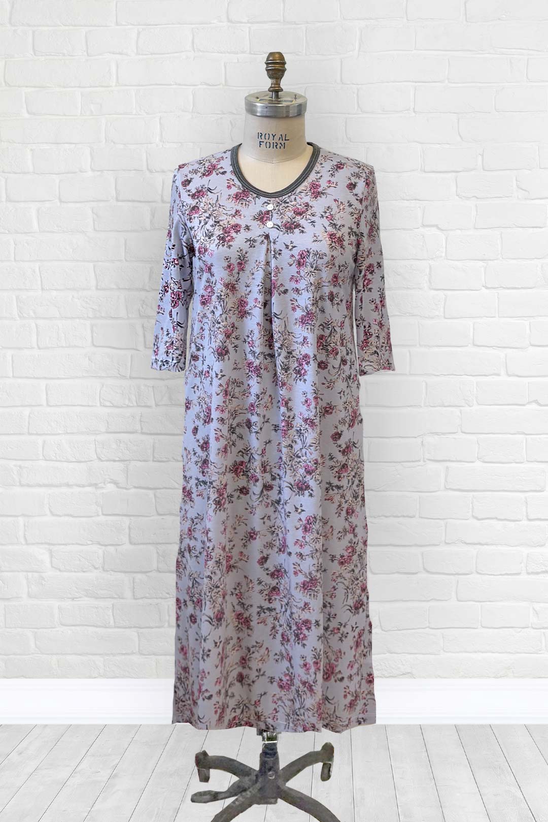 1WN130-2C315-Robe de nuit , col en V avec 2 boutons