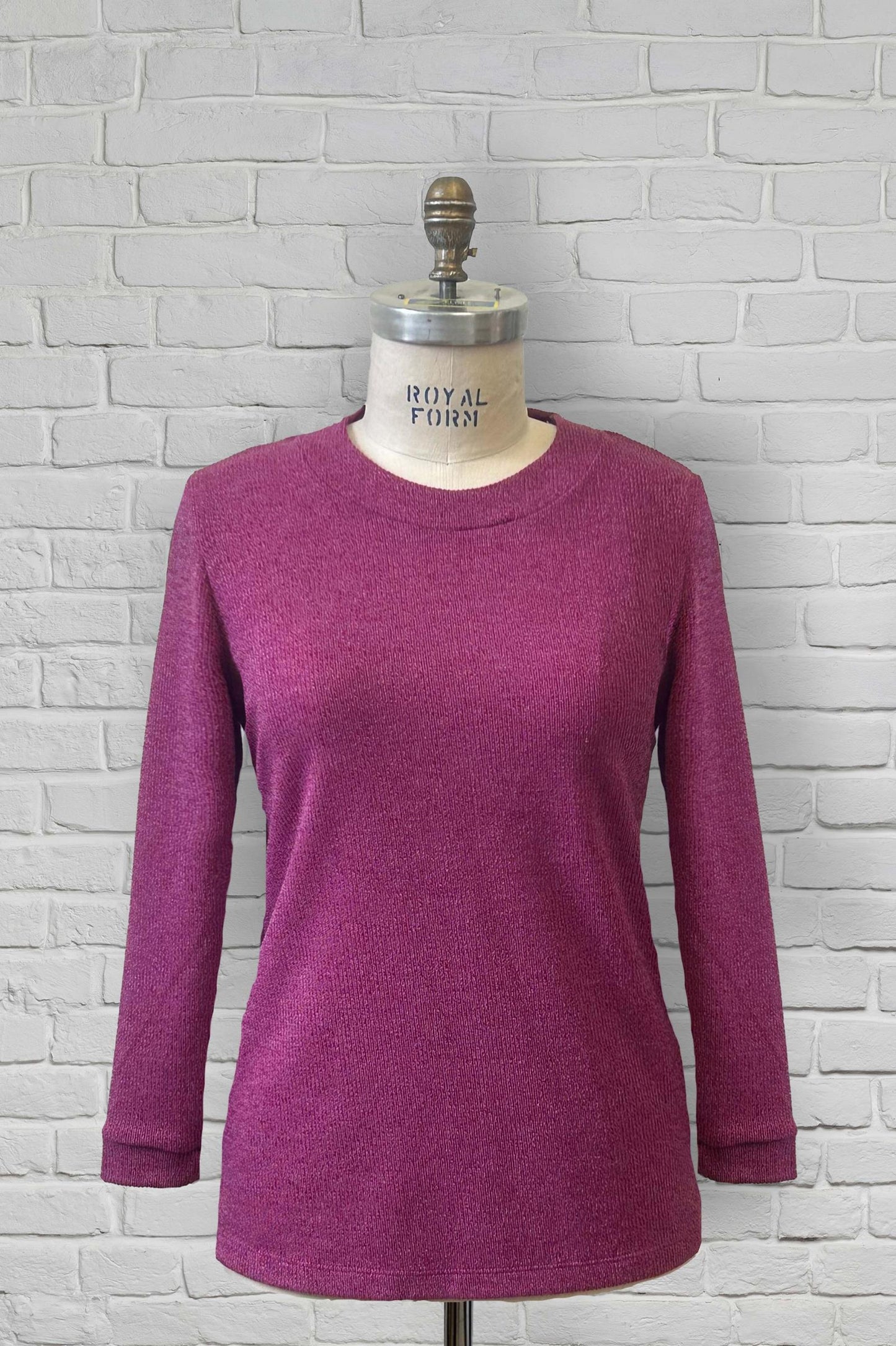 2CT393-2C124P-Adaptive Top, Round Neck, Long Sleeves