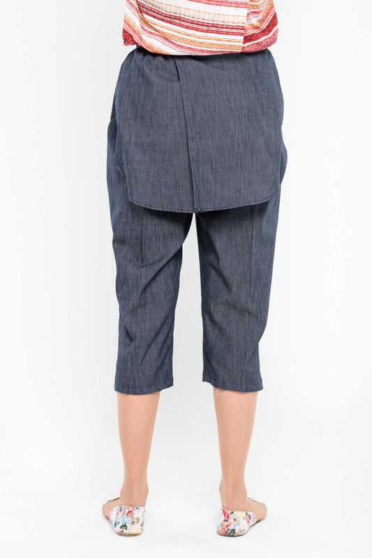 Stay cool and comfortable this summer with our adaptive capri. With a unique rear opening and dual panels to cover undergarments, this capri is perfect for warm weather. Made of machine-washable polyester, it's easy to care for and will keep you looking s