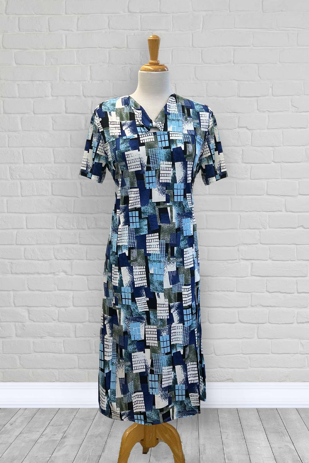 1MR668-2B140-Robe à col V et manches courtes.