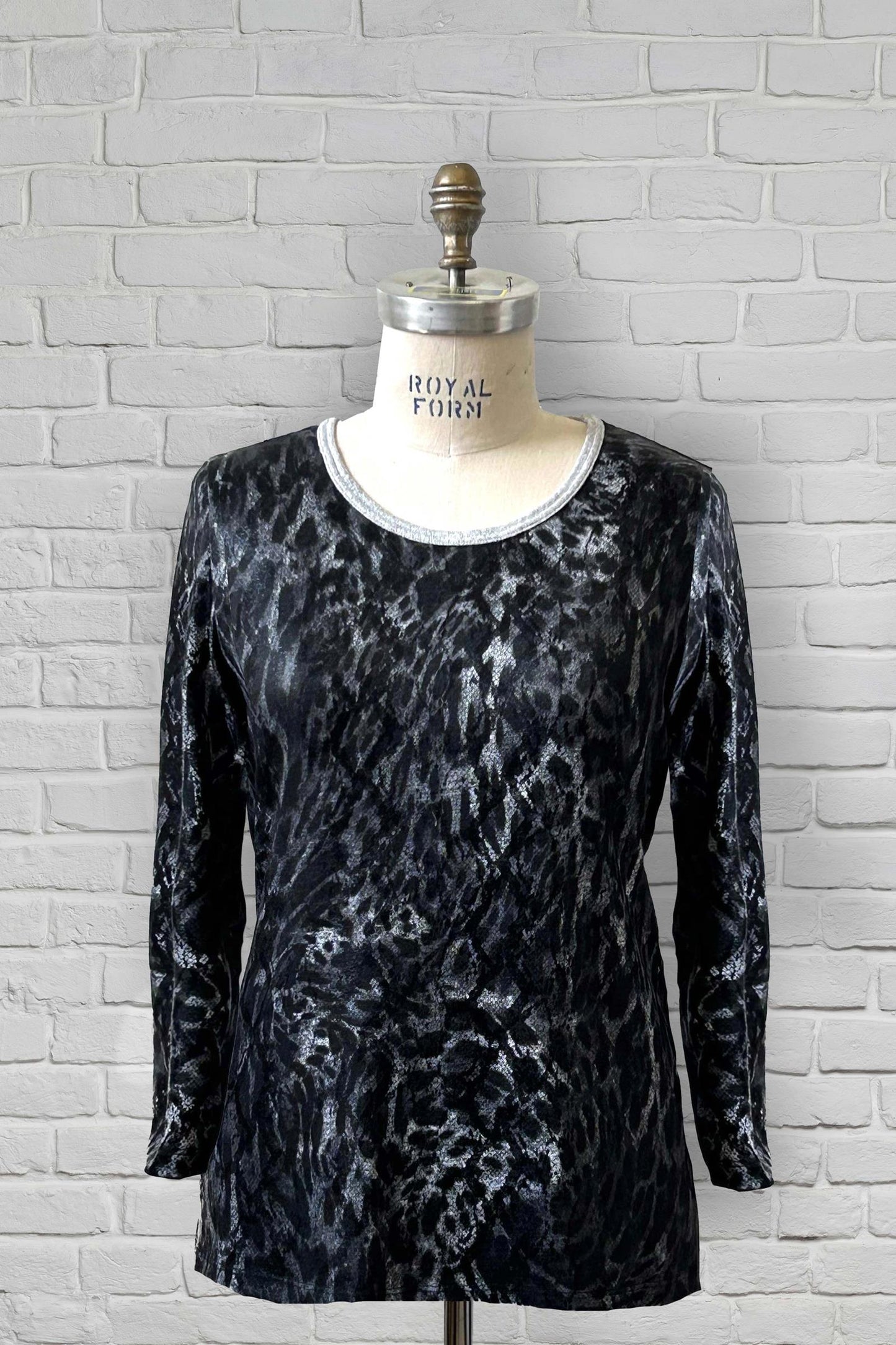 1UT367-1T147-Adaptive Basic Top With Round Neck