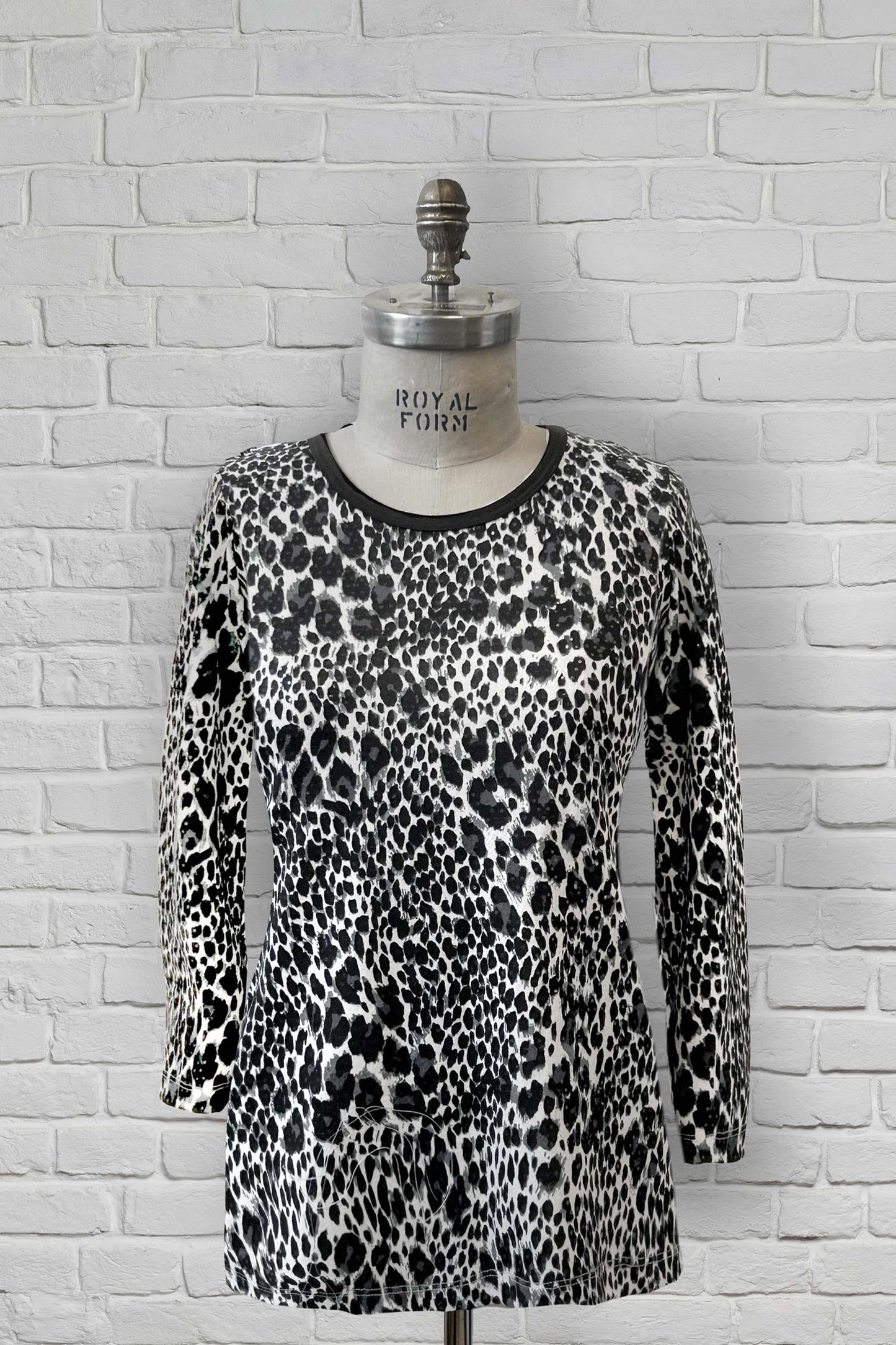 1UT367-2C103-Adaptive Basic Top With Round Neck
