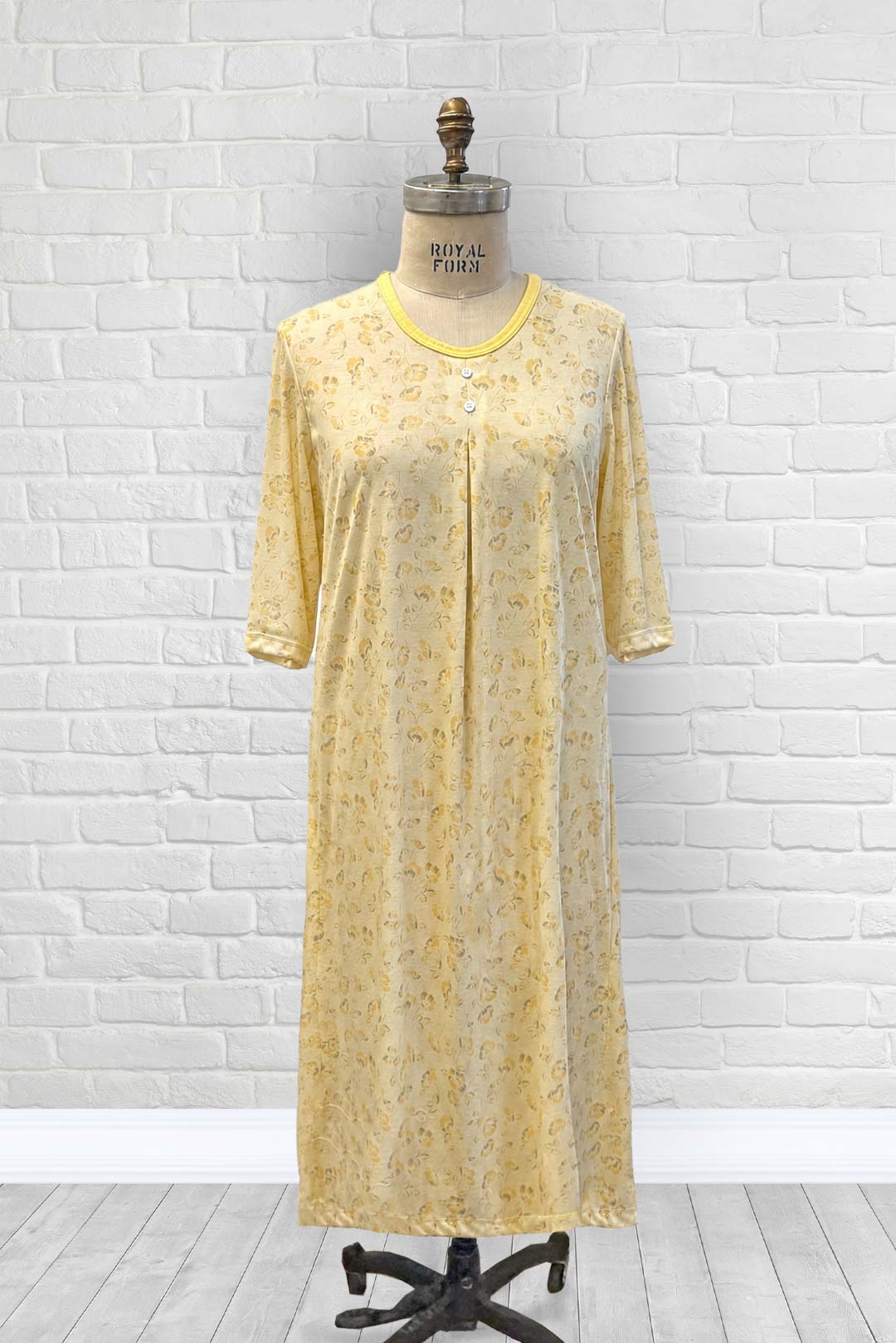 1WN130-2D311-Chemise de nuit col en rond avec boutons