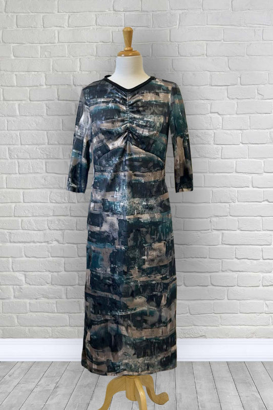 2CR829-2C118-Adaptive Dress With Gathered Detail